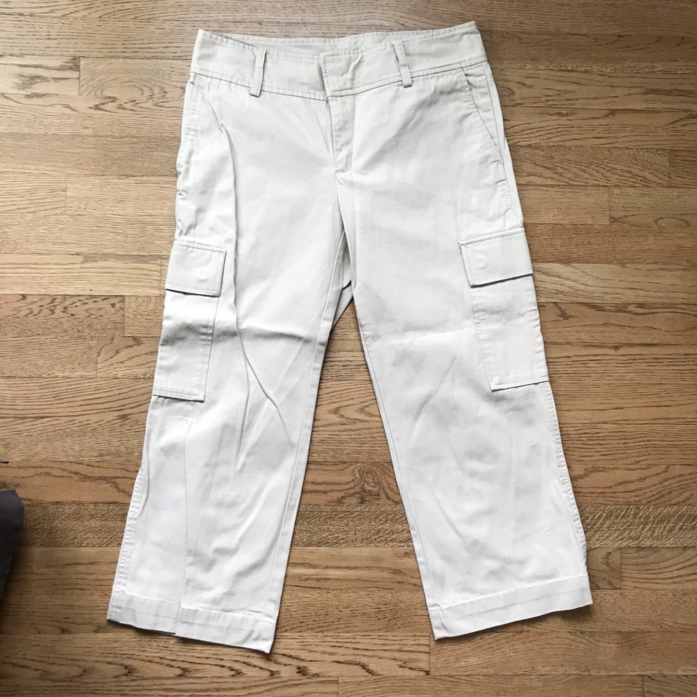 Banana Republic linen colored capris in EUC